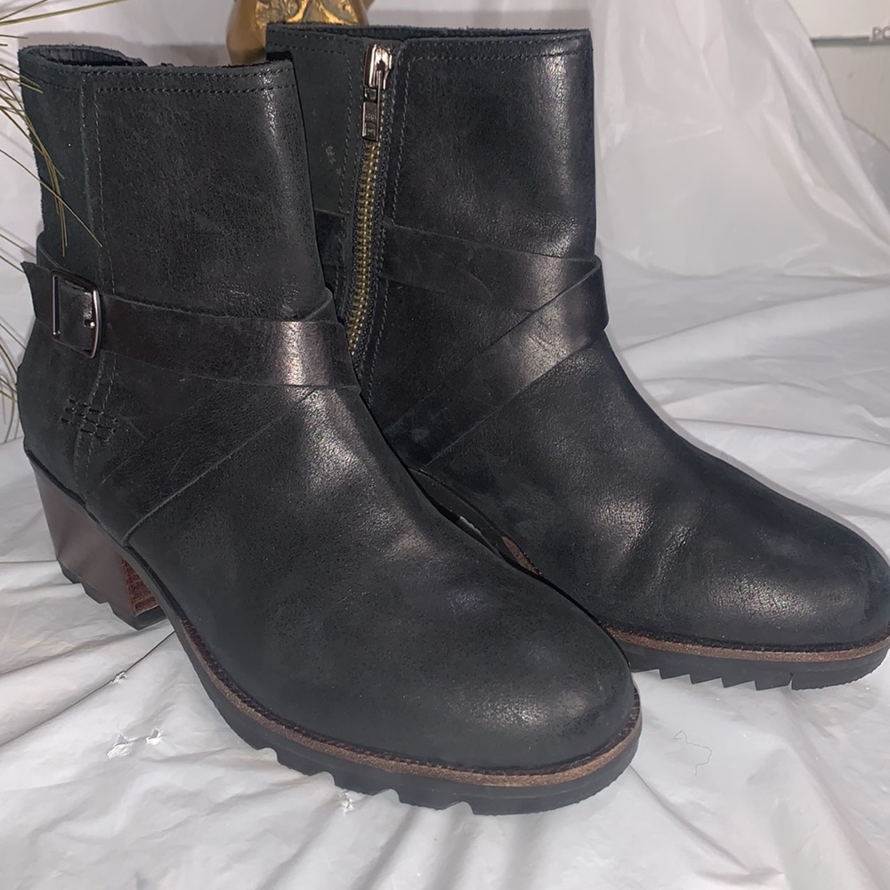 SOREL Black Cate Buckle Waterproof Leather Boots Size 8